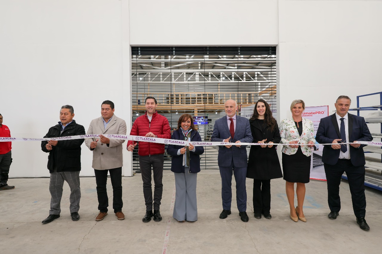 Inaugura gobernadora planta checa en Atltzayanca